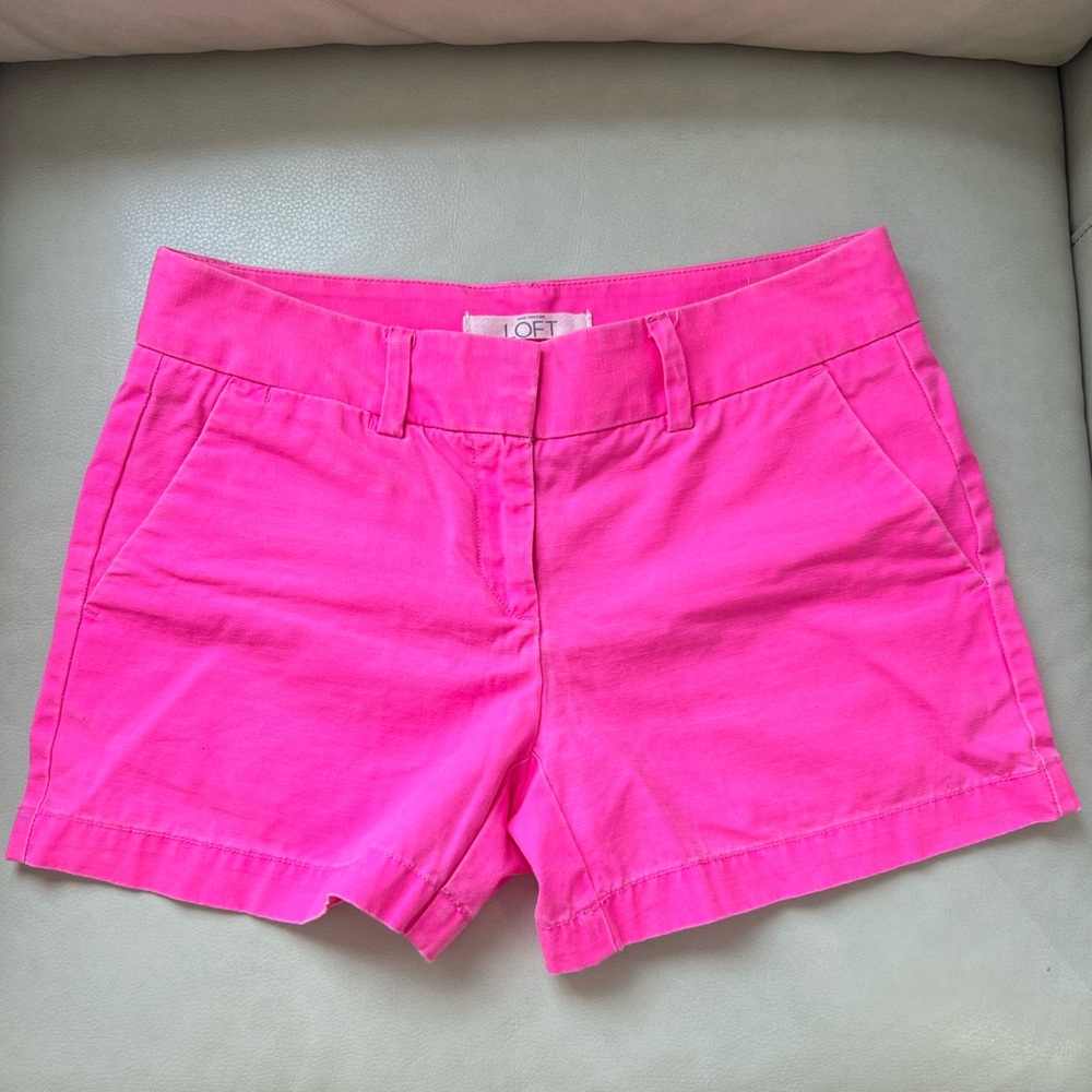 LOFT Riviera 4” short, size 00, like new